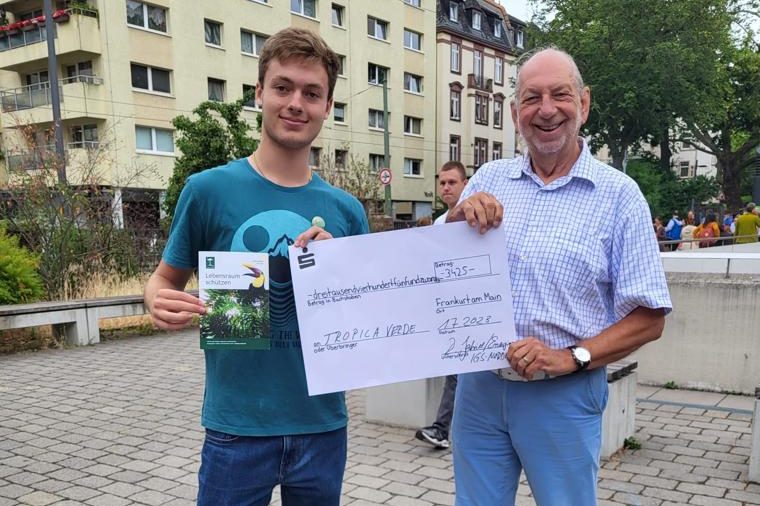IGS Nordend spendet für den Regenwald