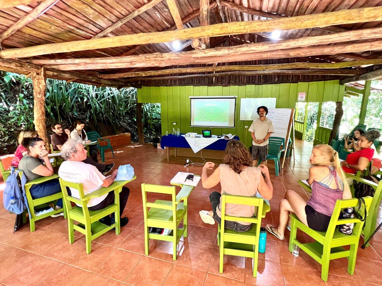 Vernetzung und Zusammenarbeit: Gruppendiskussion beim Monte Alto Workshop 